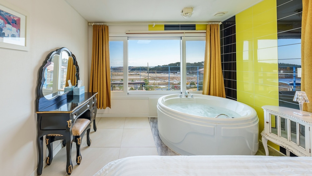 Yangyang Monti Pet Spa Pension