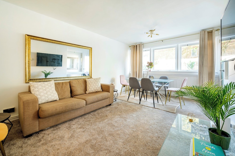 Beautiful 3bed house 7 min to Hyde Park
