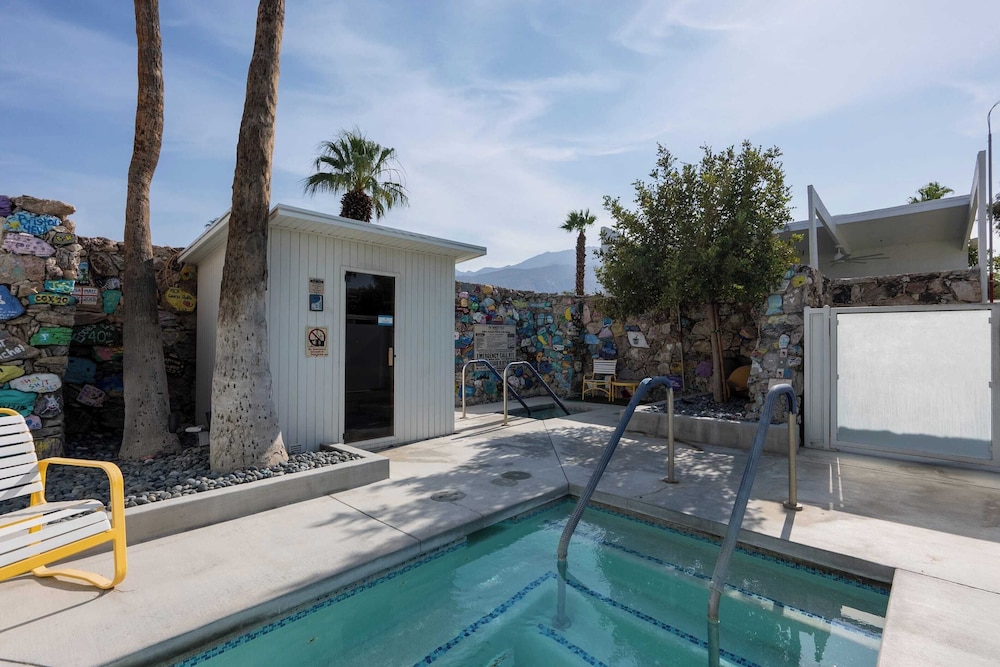 The Monkey Tree Hotel Buyout by Avantstay Entire Hotel Buyout! Funky Rooms w/ Modern Amenities!