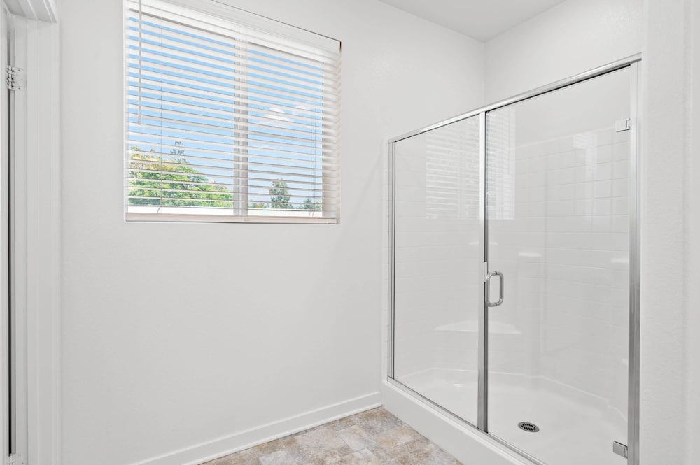 Sunny & Stylish Near LA 4BR Home w Desks & Lounge