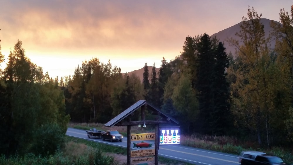 Gwin's Lodge & Roadhouse Est. 1952