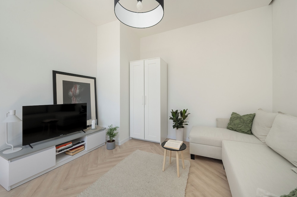 Comfortable Wroclaw Studio by Renters