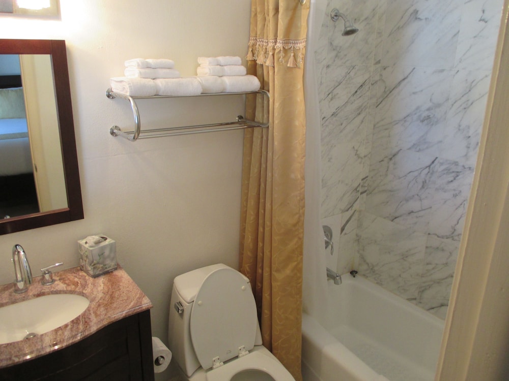 Nassau - Paradise Island Vacations - Ocean West Boutique Hotel - Property Image 10