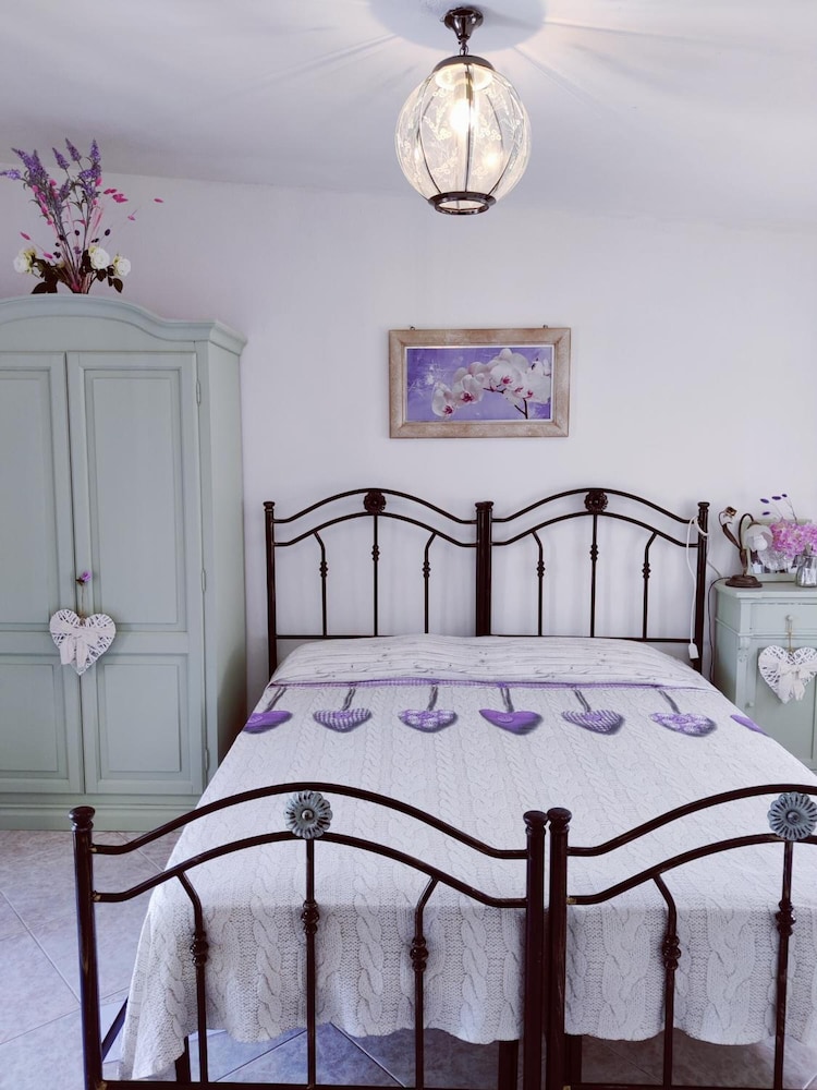 B&b Rooms Urzulei