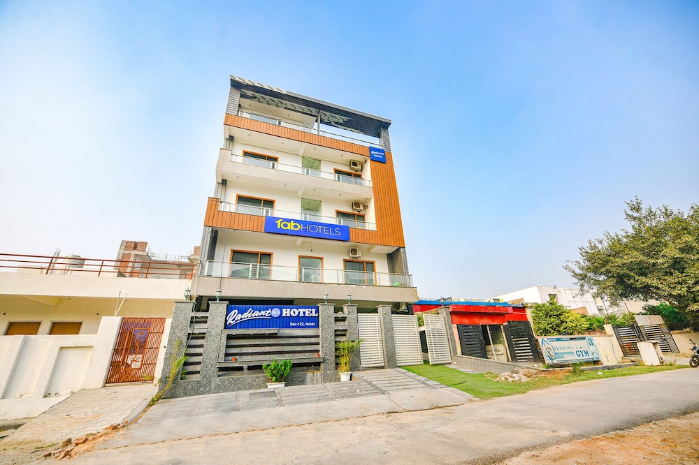 Fabhotel Radiant Blu