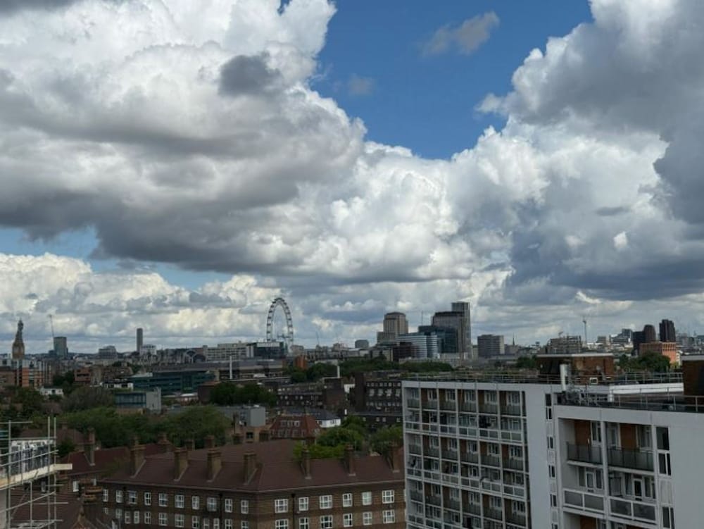 Central London Stay in Vauxhall With Balcony