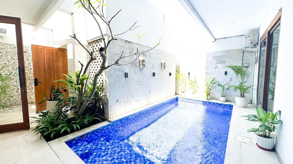 3-bedroom Private pool villa City Sanur