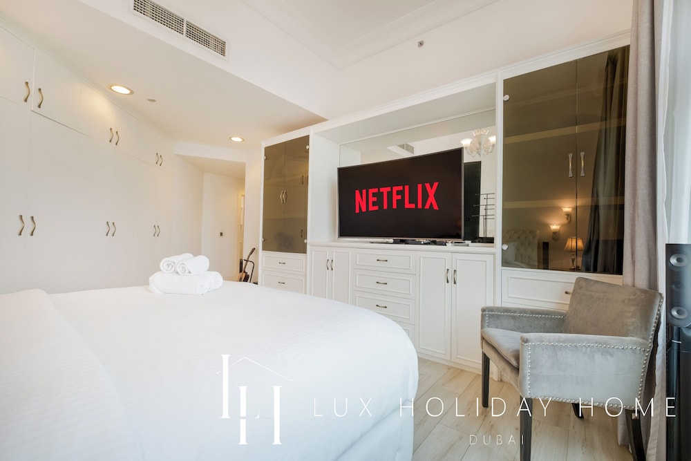 LUX The Shoreline Sea View Suite