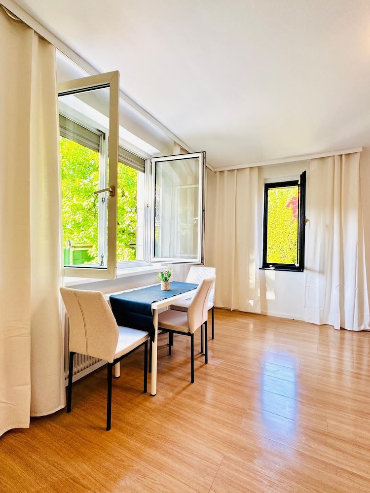 Cozy Garden Villa near Danube For 16P