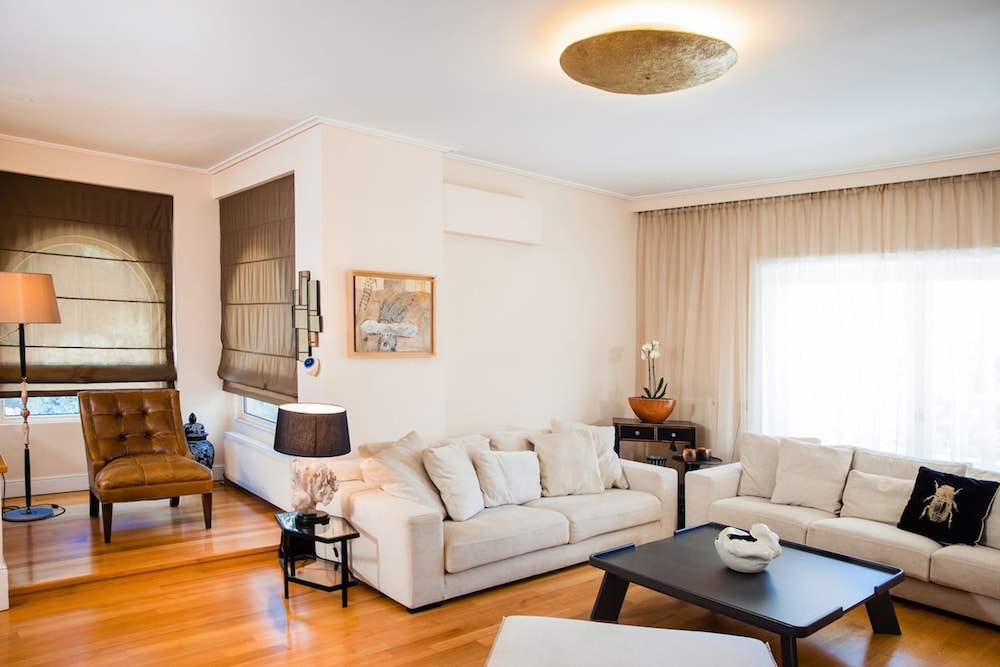 South Blue Tranquil Villa