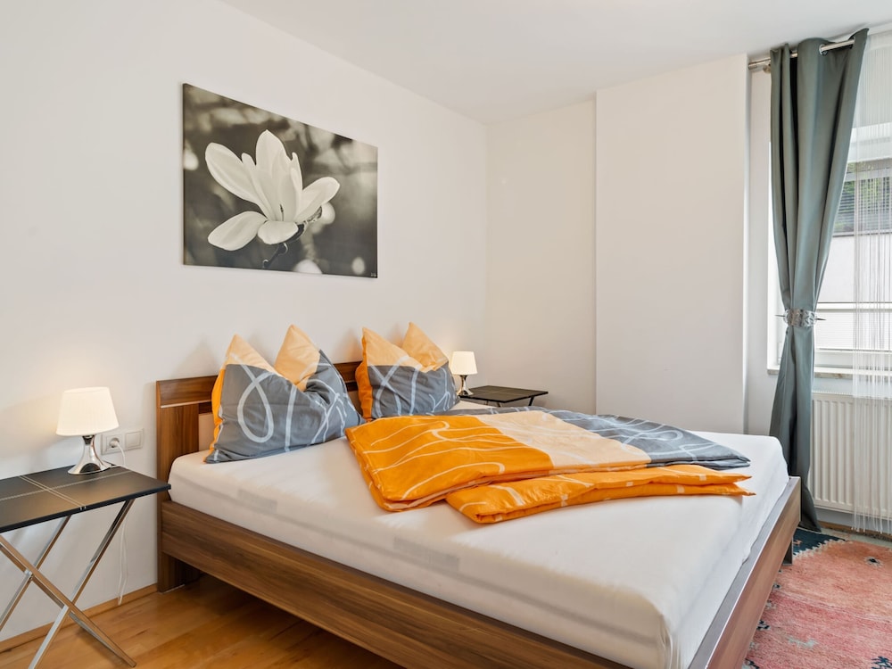 Elegant Apartment in Innsbruck near Golden Roof view 3