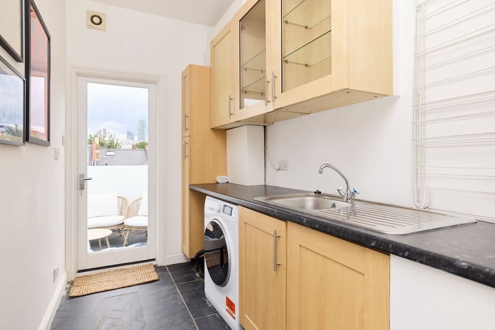 The Fulham Arms - Elegant 3bdr Flat With Terrace