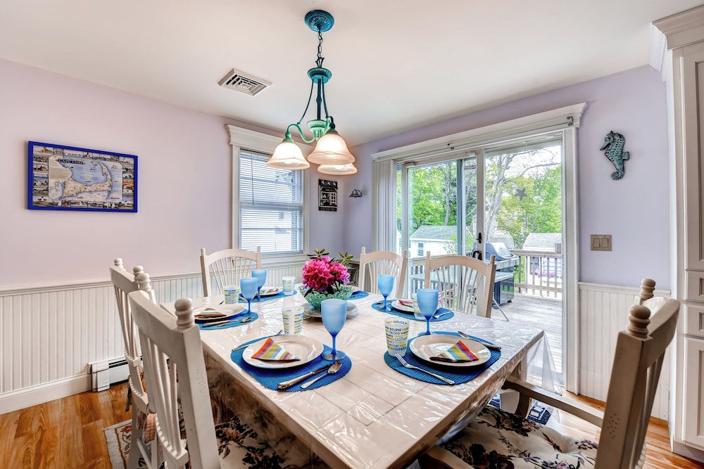 Charming East Falmouth Home: Walk to Private Beach