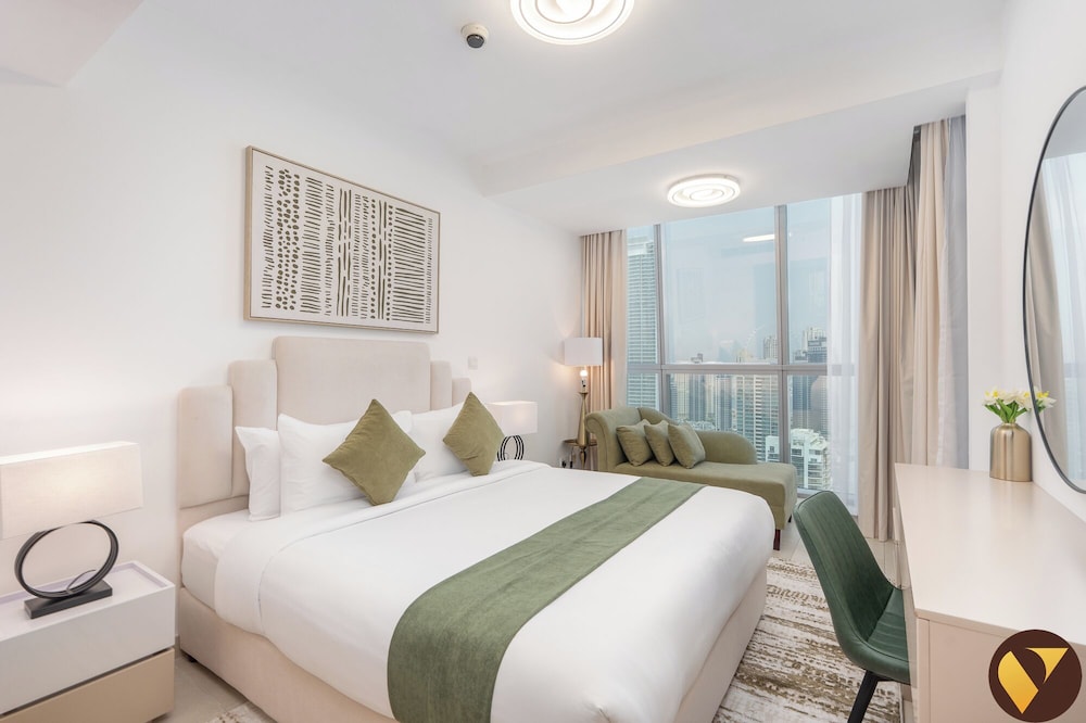 Luxury Stay in JLT Near Metro & JBR