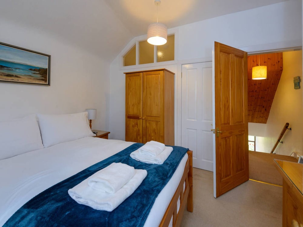 Dunlin - 1 Bedroom Seaside Apartment view 2