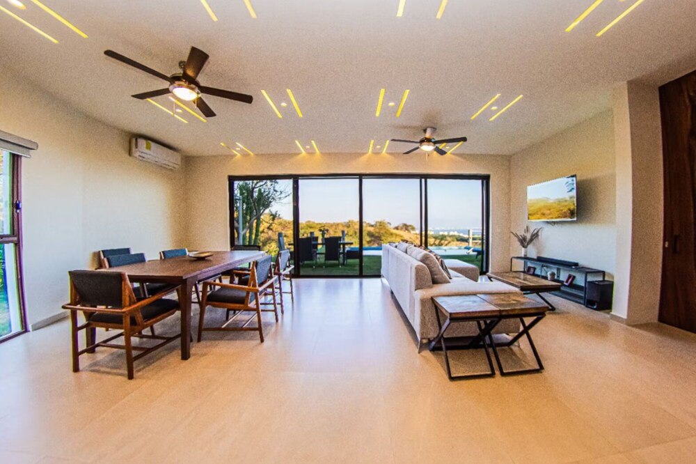 Luxury 4BR Villa with Pool