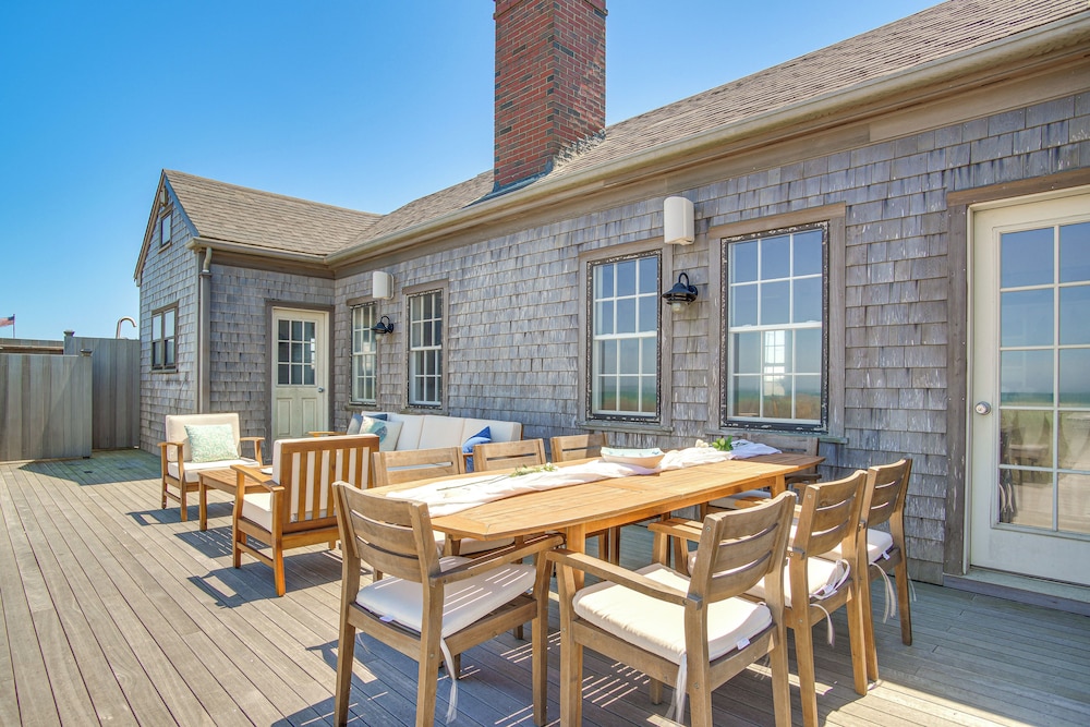 Stunning Ocean View! Beachfront Nantucket Retreat