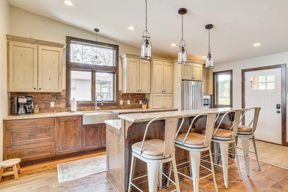 Riverfront Home w/ Seasonal Dock in Wabasha!