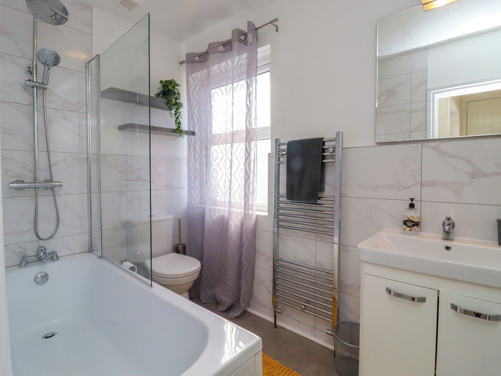 49 Waddington Road