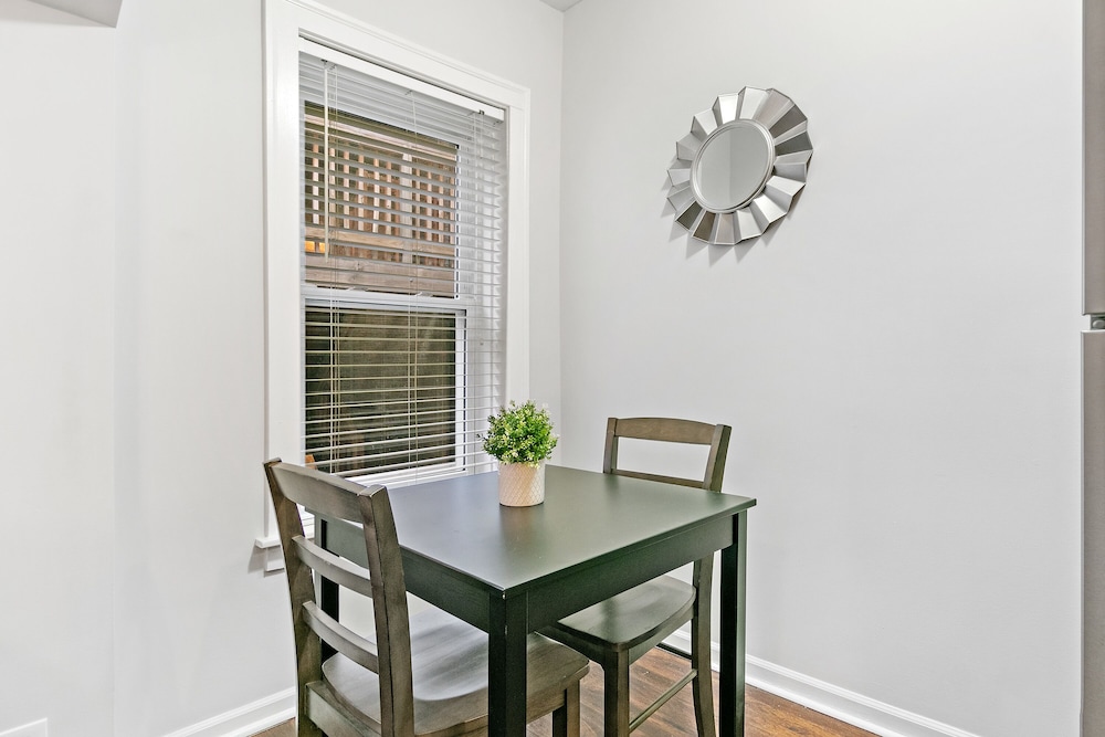 Sunlit Studio - Lunt 1429 rep