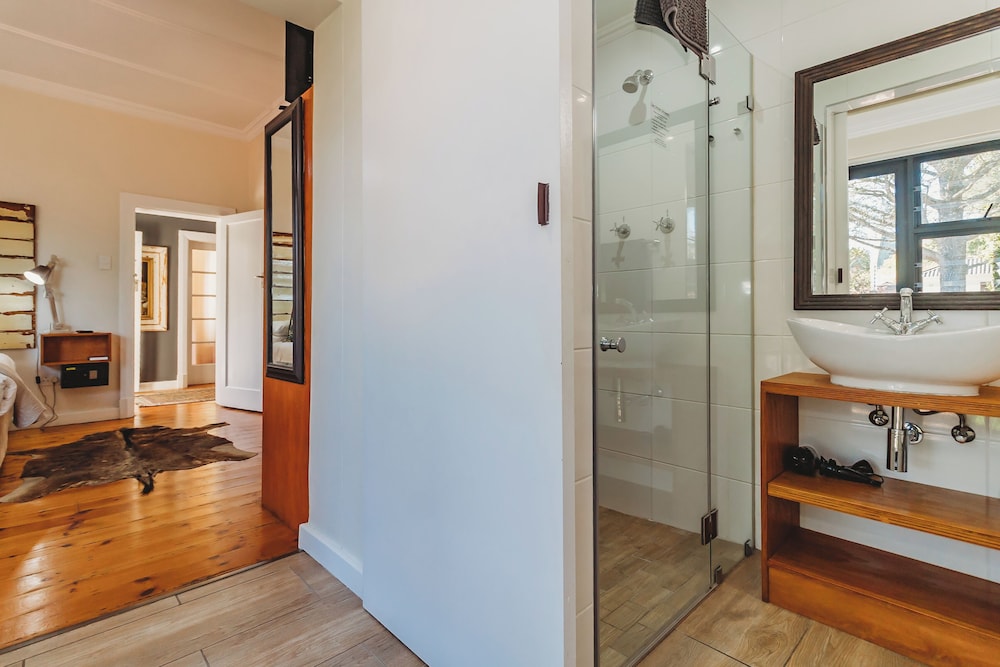 Acorn Guest House