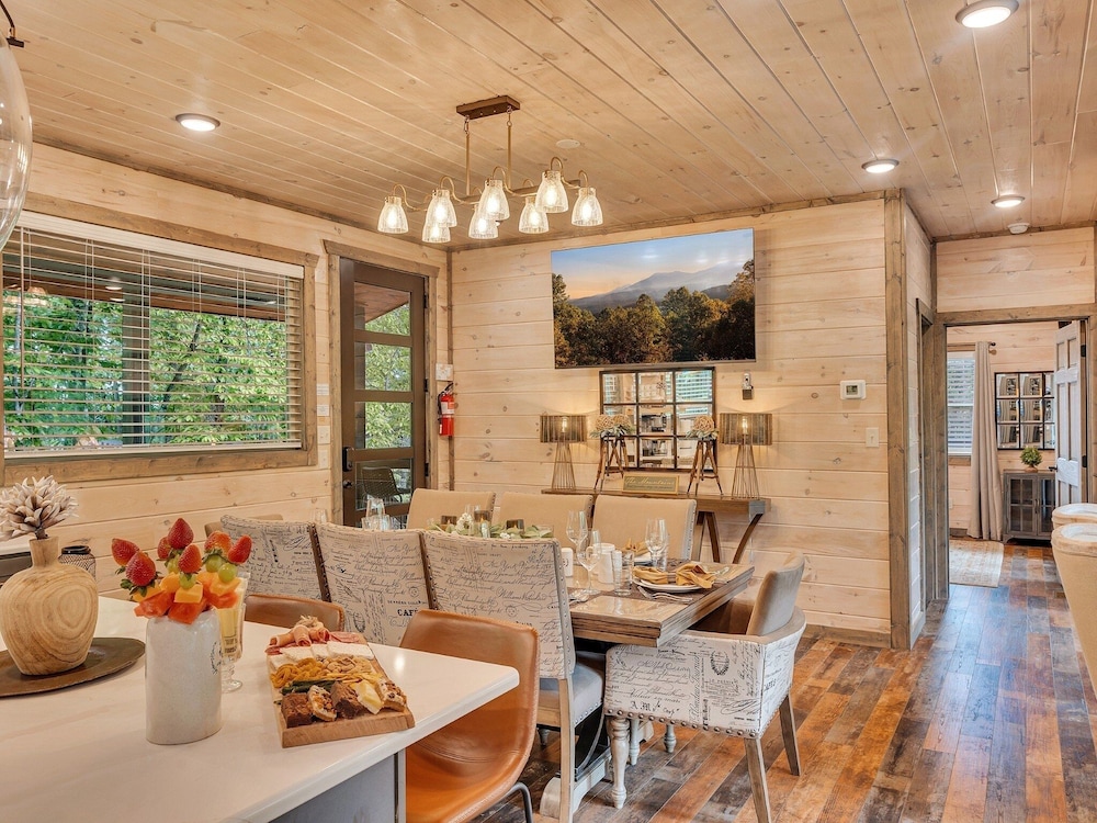Ebenezer 4 Bedroom Cabin