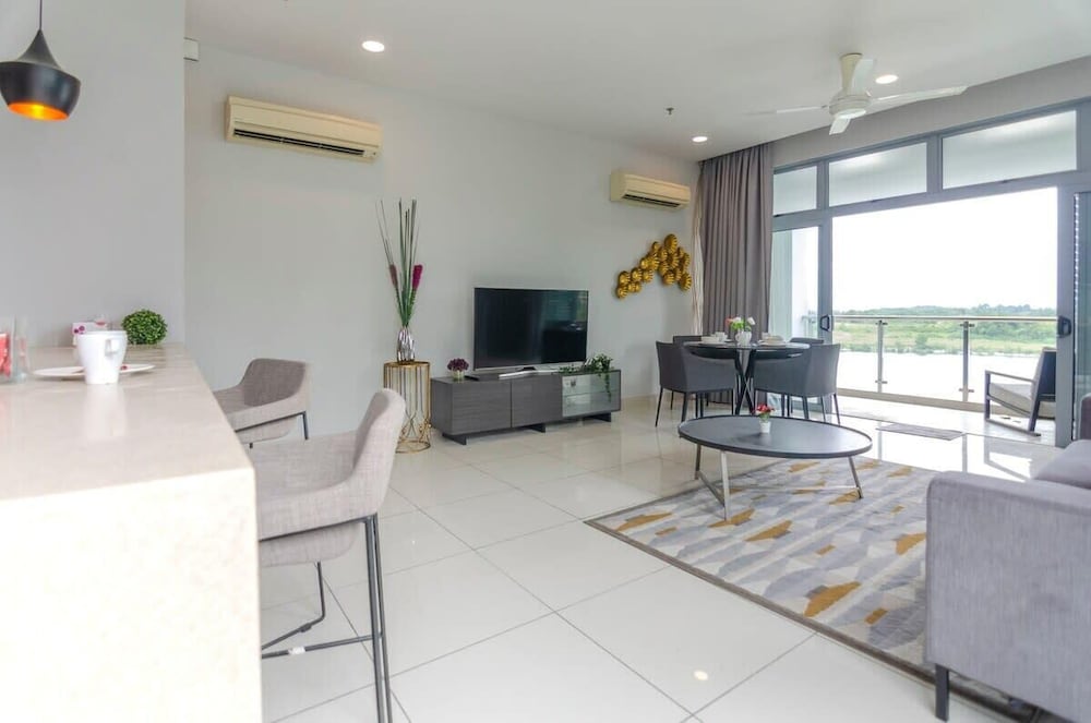 [pet-friendly] 3BR Somerset, Puteri Harbour, Legoland
