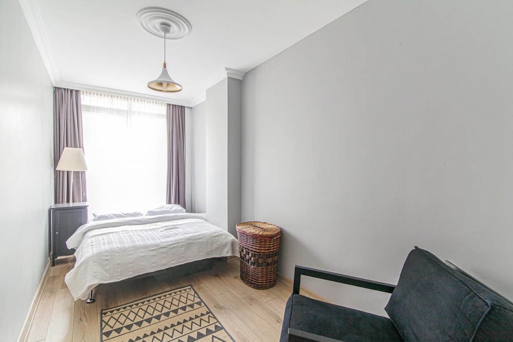 Central and Tastefully Designed Flat in Besiktas