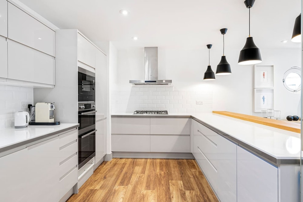 4-bed House Next To Harrods Pont Street Mews