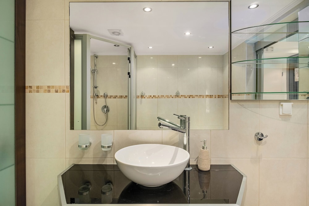 Royal Park Apt Resort by Sea N Rent