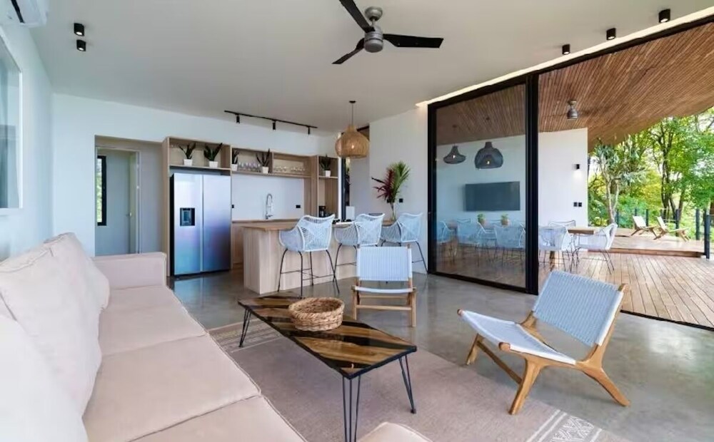 Seataya Oceanview Luxury Villas