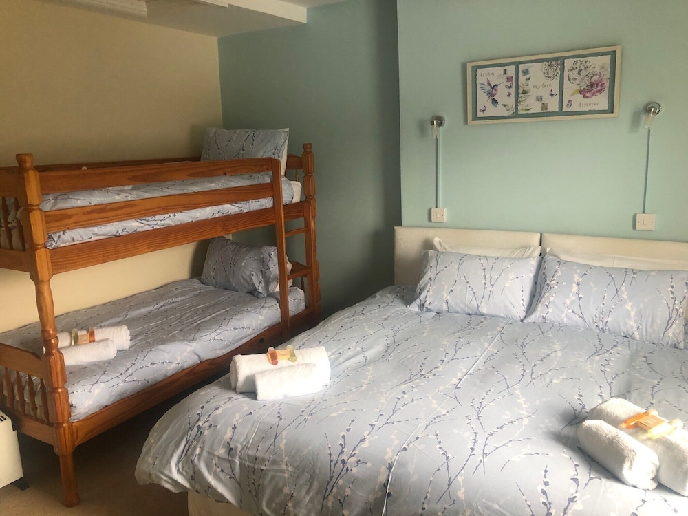 Bideford Vacations - The Wayfarer Inn - Property Image 3