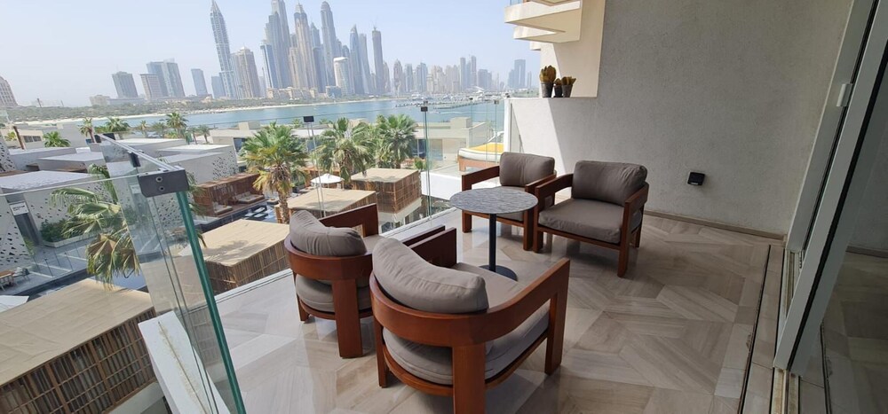 Five Palm Jumeirah Luxurious 2bdr Stunning Views