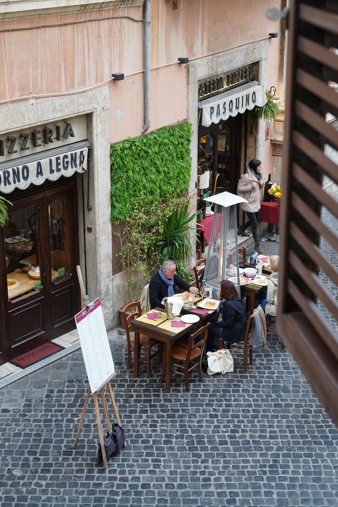 StarHome NAVONA