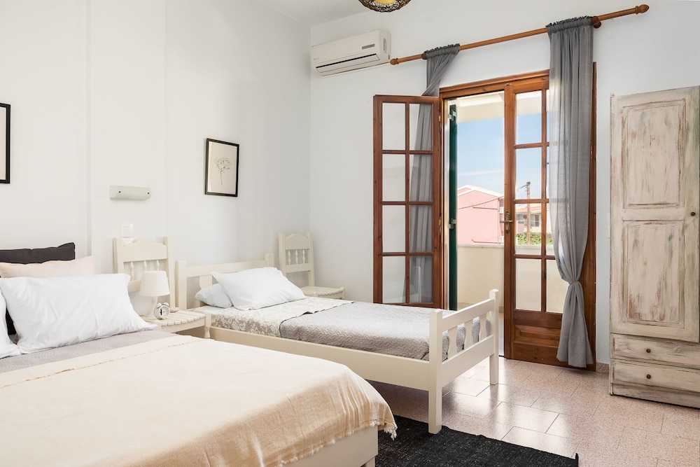 Marias Seaside Apartments