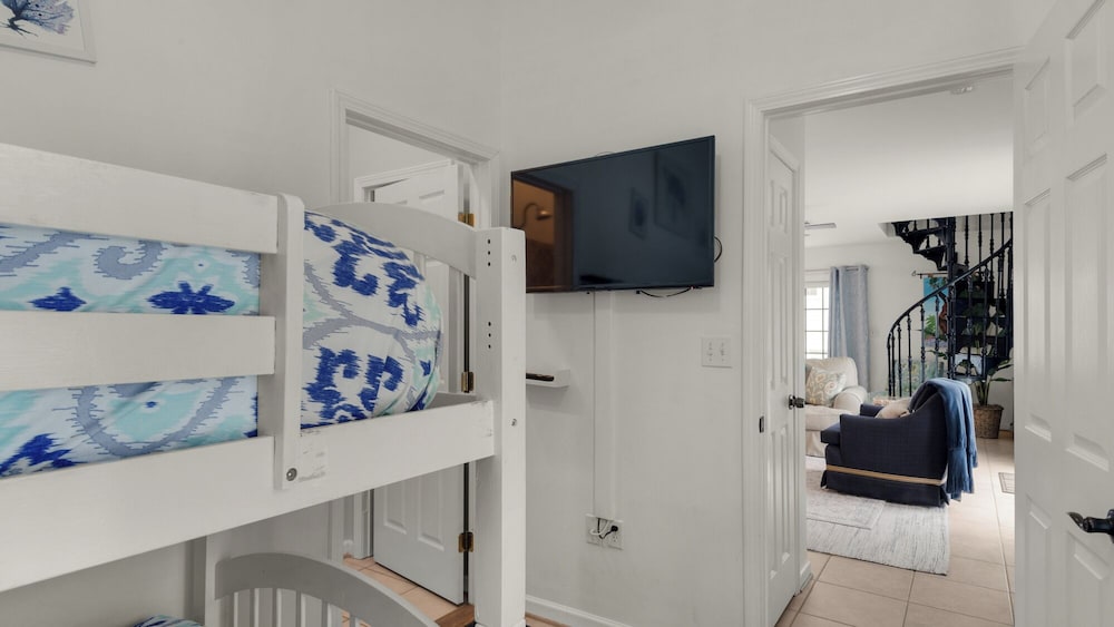 Private Pool - Hot Tub - Golf Cart - Carriage House, Beach Access - Sleeps 20 view 2