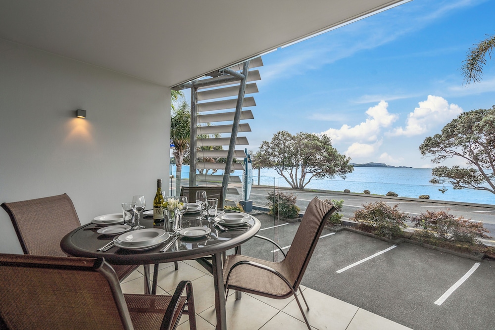 Paihia Beach Front 2 bedroom Apartment