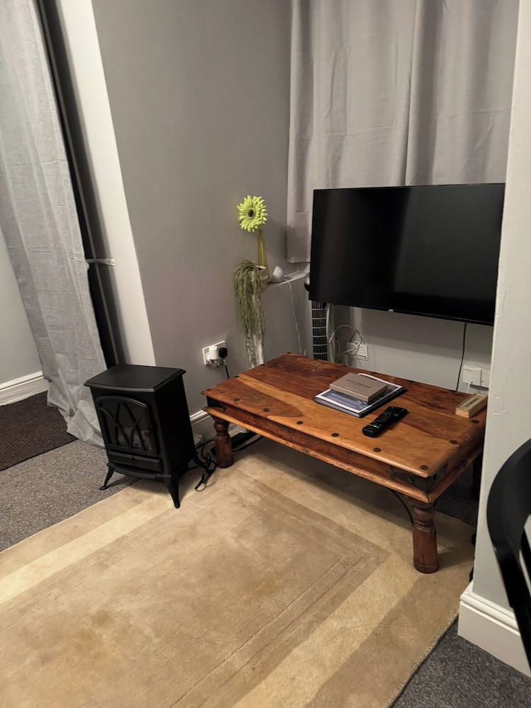 2 Guests - Free Parking - 6min to Derbion Centre