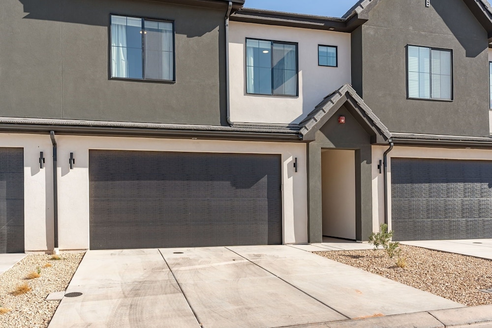 Ripple Retreat 4 Bedroom Townhouse