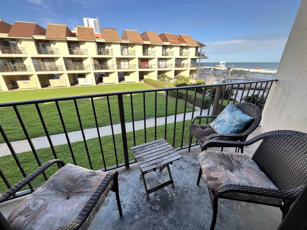 Gulfside Townhome 6 2 Bedroom Townhouse