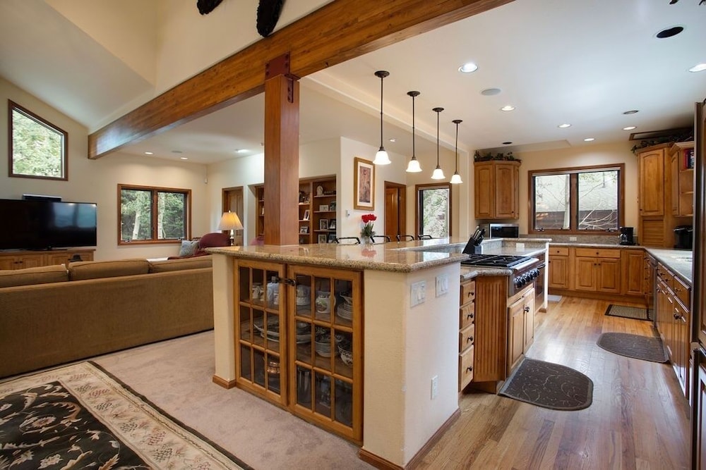 Streamside Lane 4 Bedroom Home