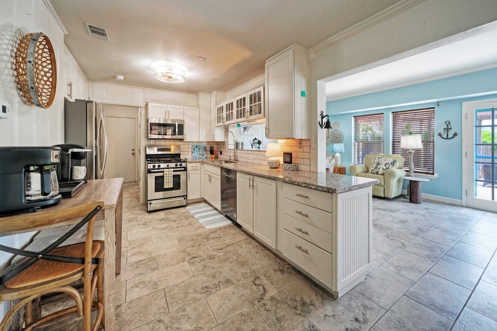 The Koi Marlin Port A Home w/ Pool, Pond, Grill & Near Beach + Marinas