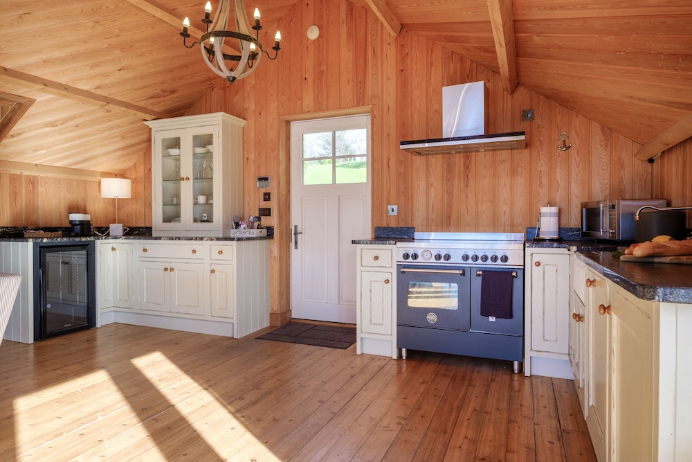 Lilymere Boat House