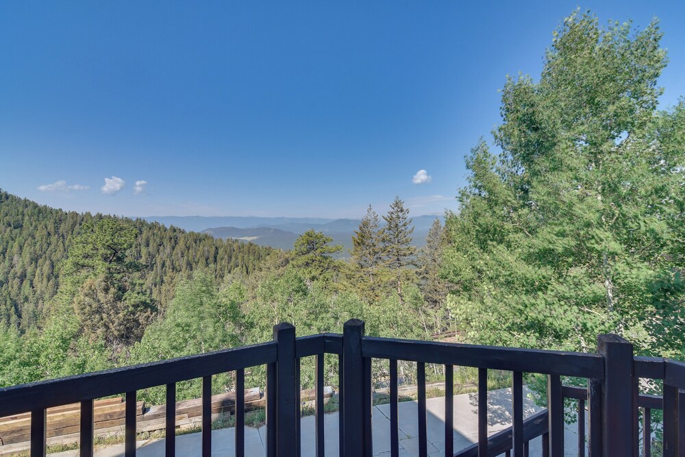 Mountain-view Conifer Gem Near Hiking & Fishing
