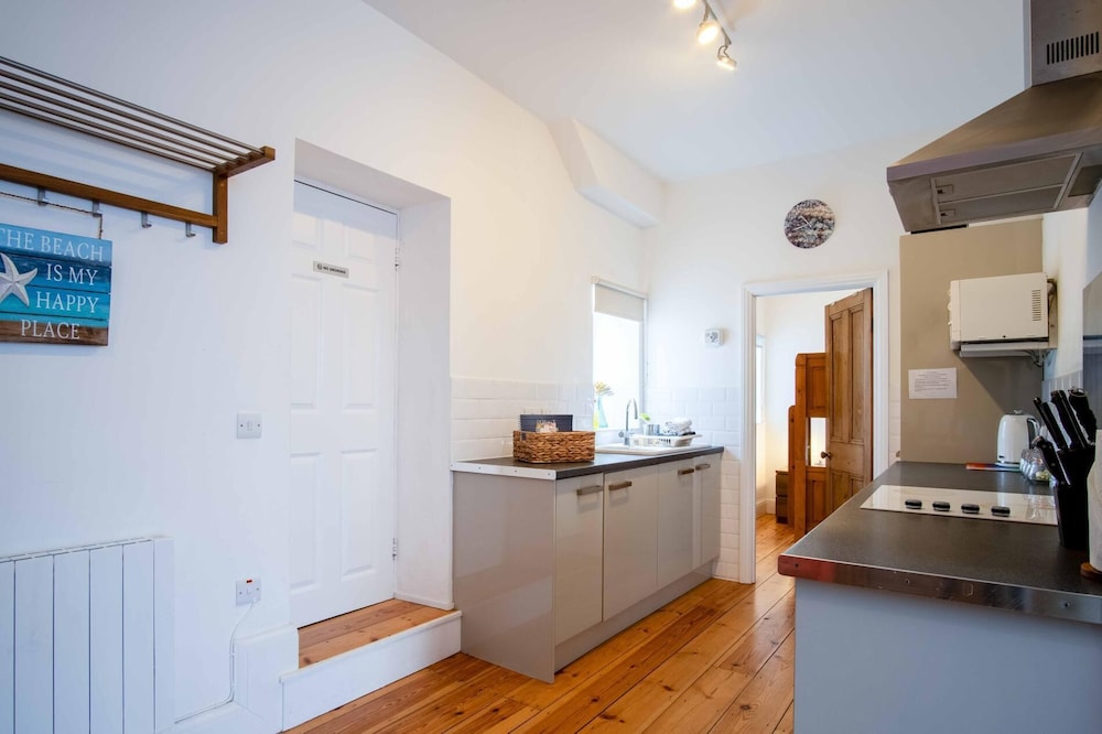 Sea Glass - 2 Bedroom Apartment - Manorbier