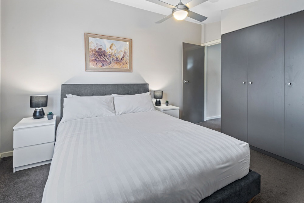 Convenient Bayside Living at the Edge of the City