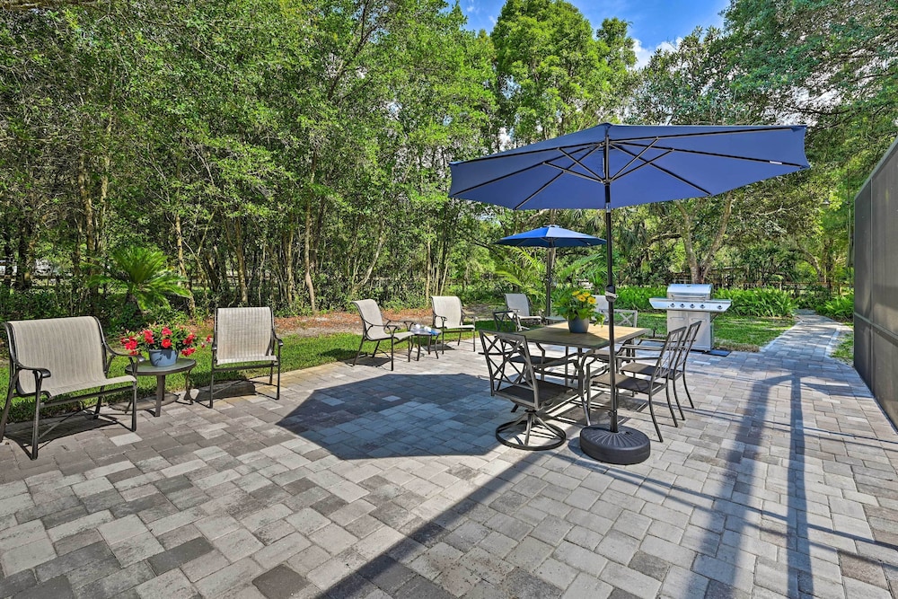 Huge Lutz Family Retreat w/ Game Room & Pool!