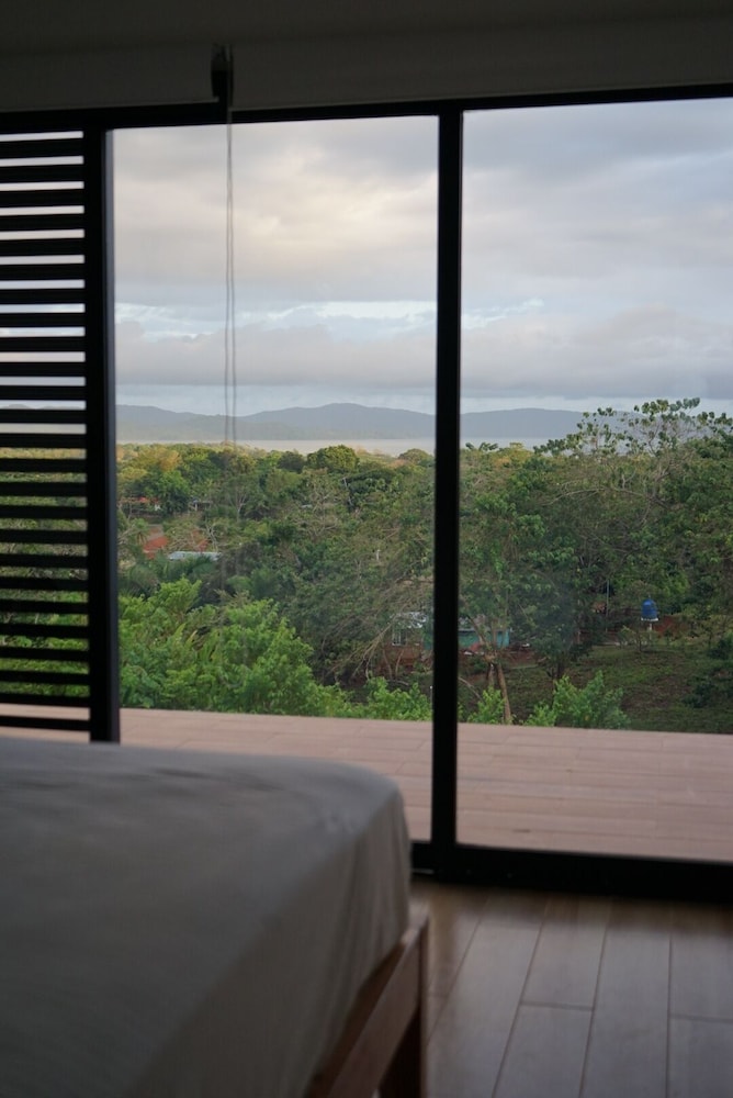 SurfAsana Lodge