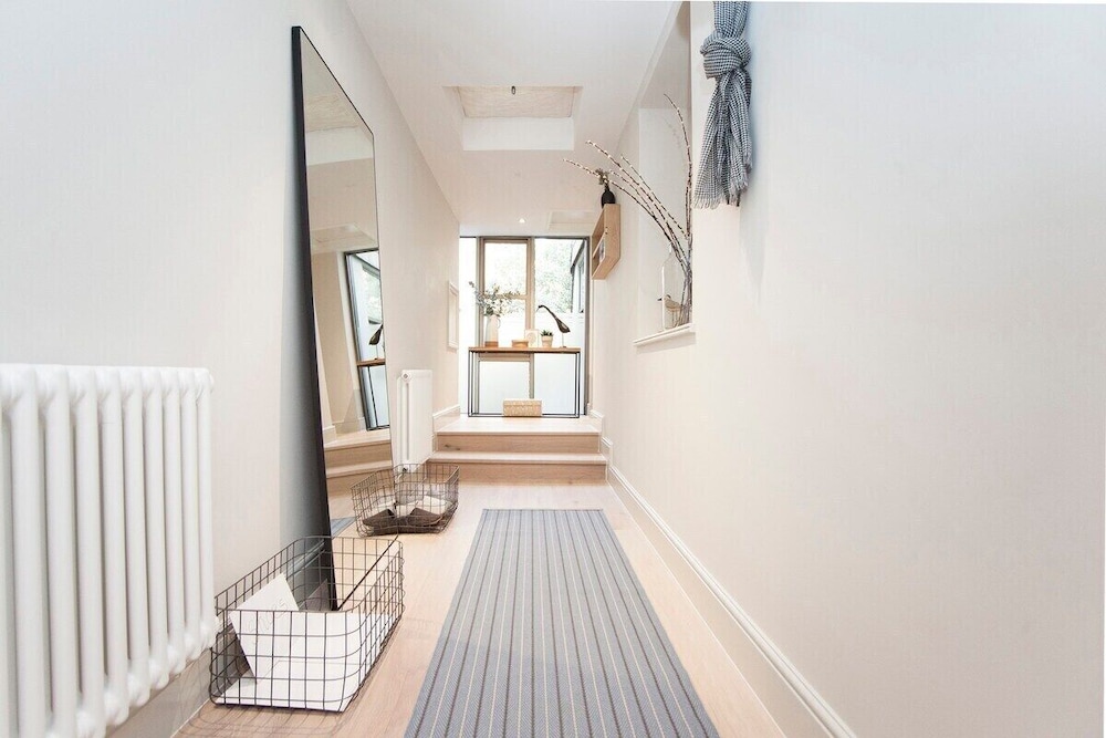 Stylish Wood Street Apartment view 3