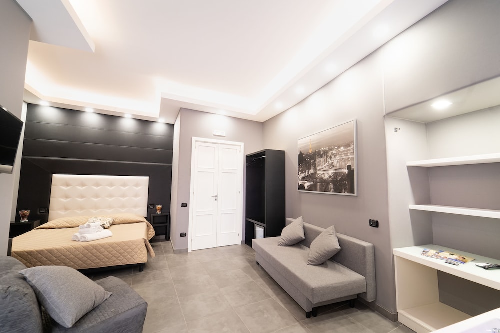 P.C. Boutique H. Napoli Centro by ClaPa Group Dislocated Hospitality